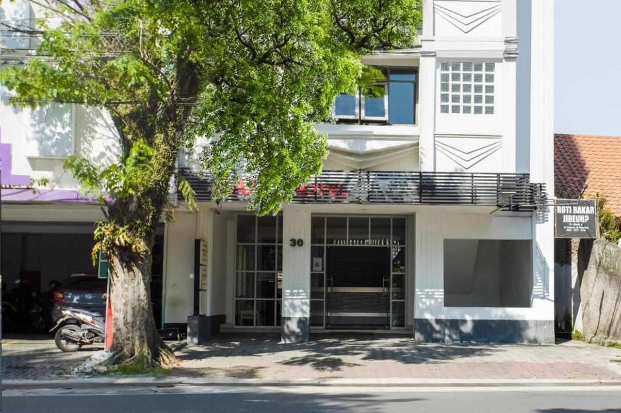 Gania Hotel Бандунг Экстерьер фото
